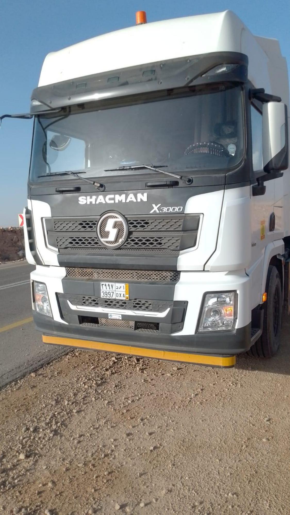 Shacman truck, plate 3997 DXA