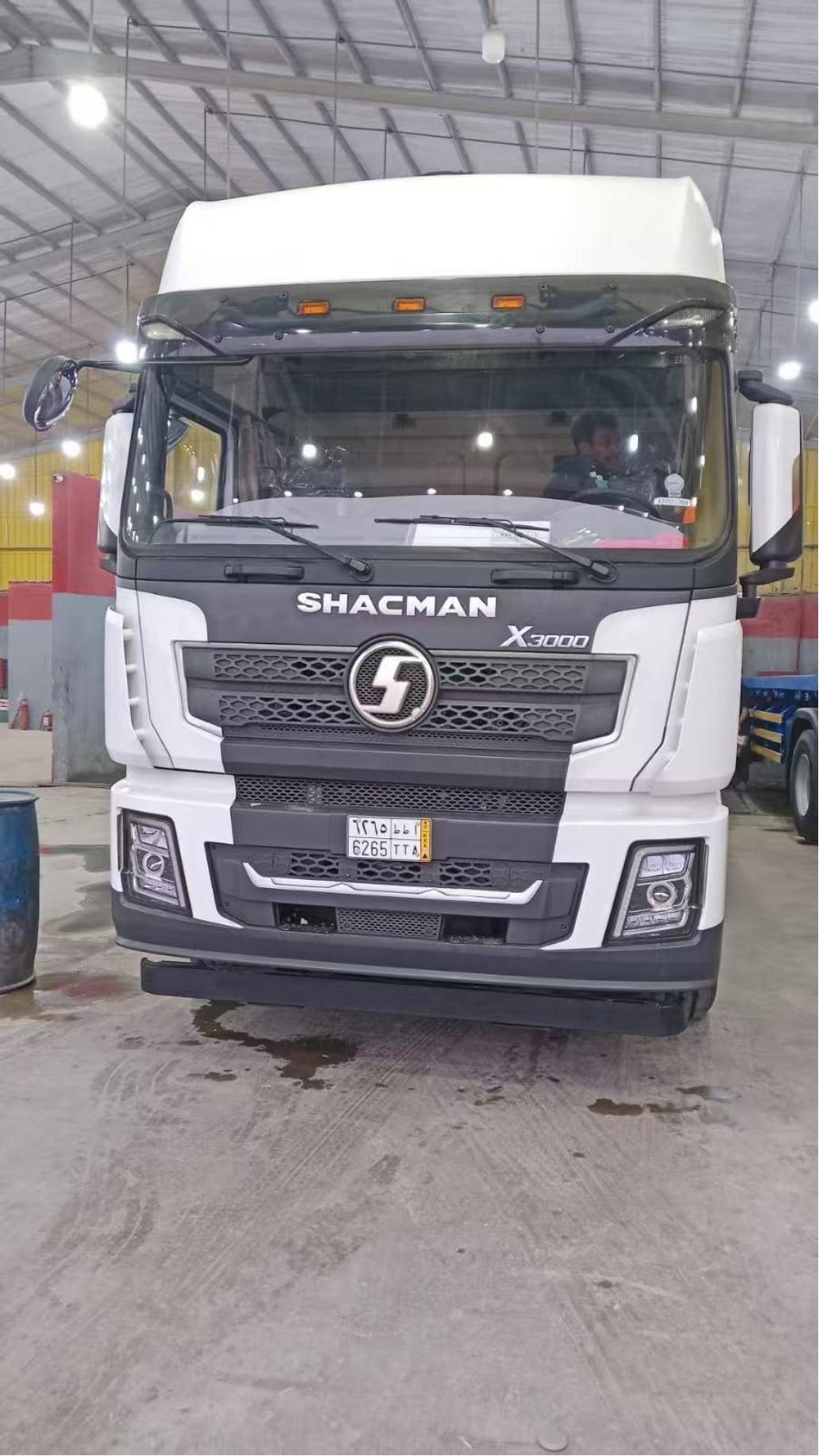 Shacman truck, plate 6265 TTA