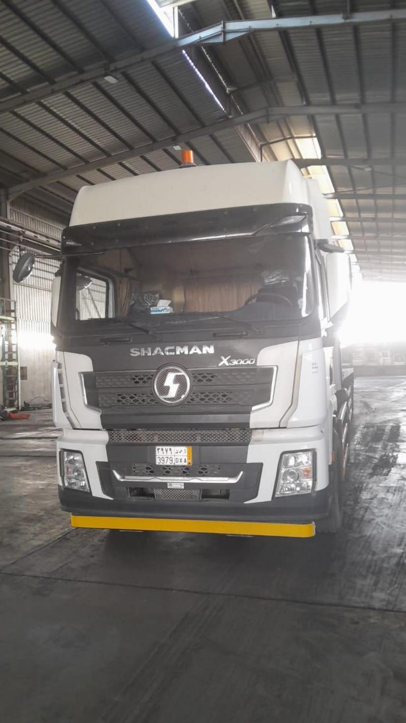 Shacman truck, plate 3979 DXA