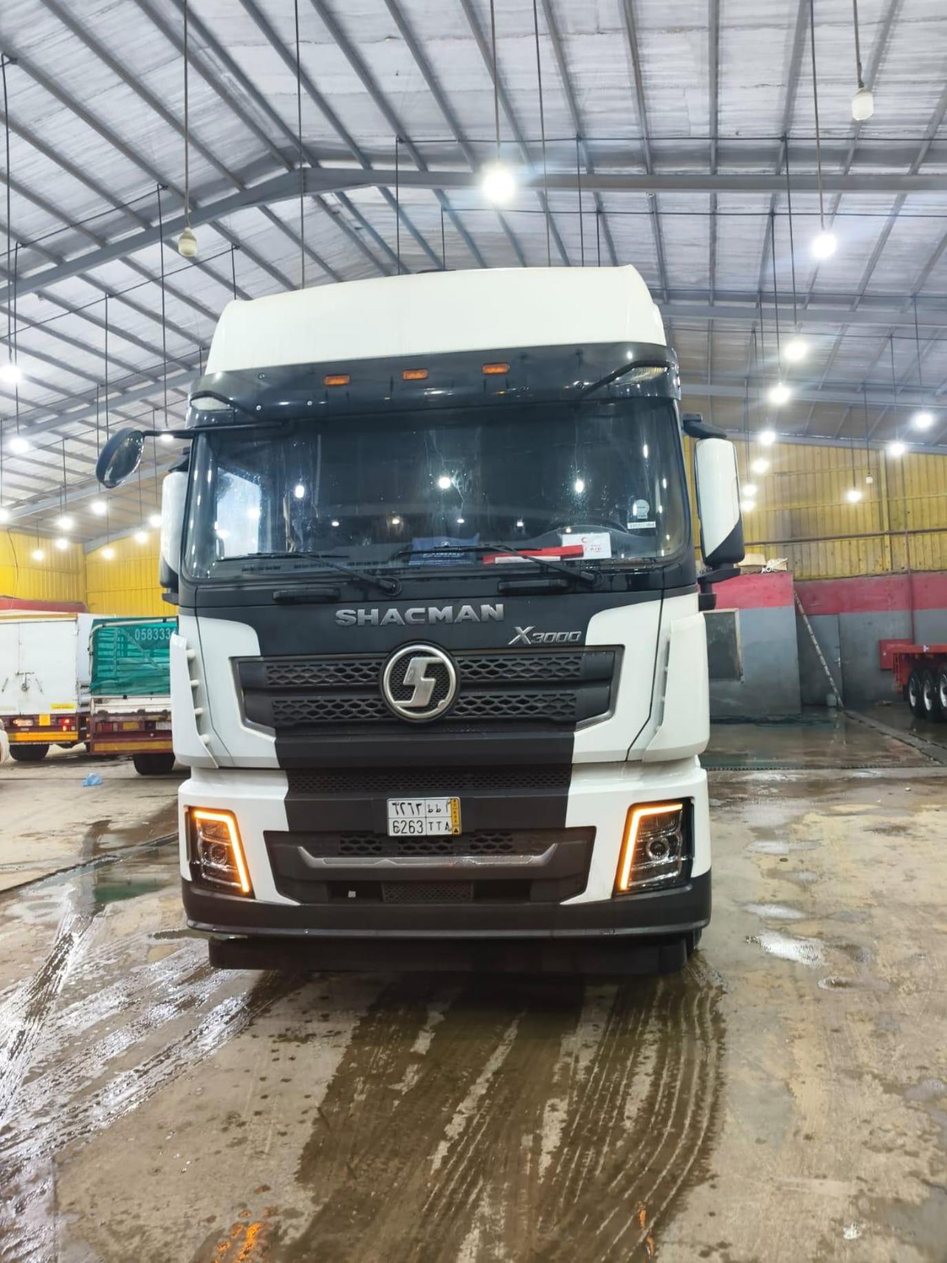 Shacman truck, plate 6263 TTA