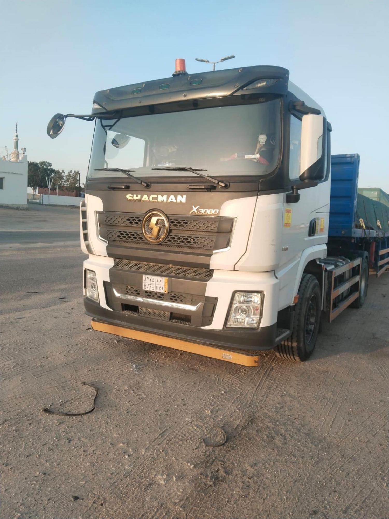 Shacman truck, plate 8775 HXA