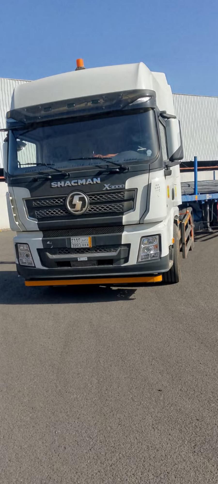 Shacman truck, plate 3993 DXA