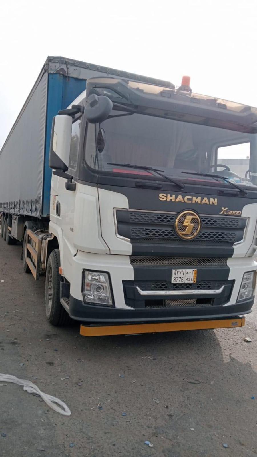 Shacman truck, plate 8776 HXA