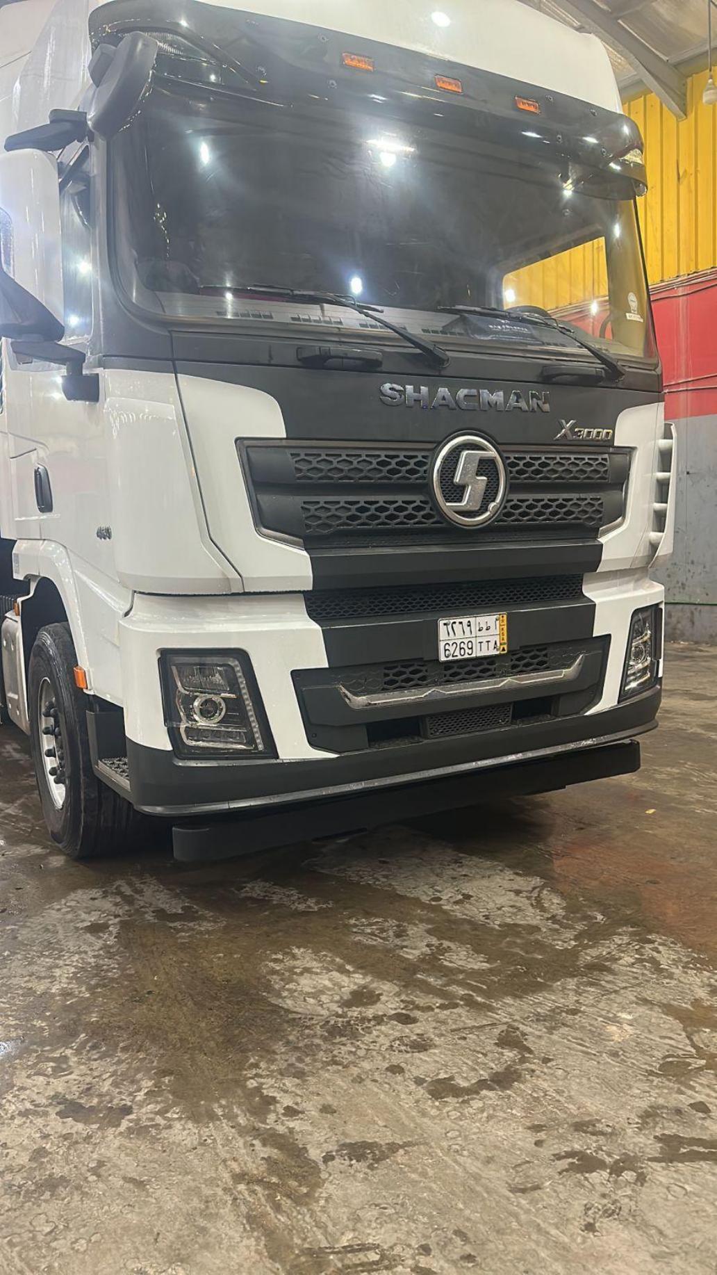Shacman truck, plate 6269 TTA