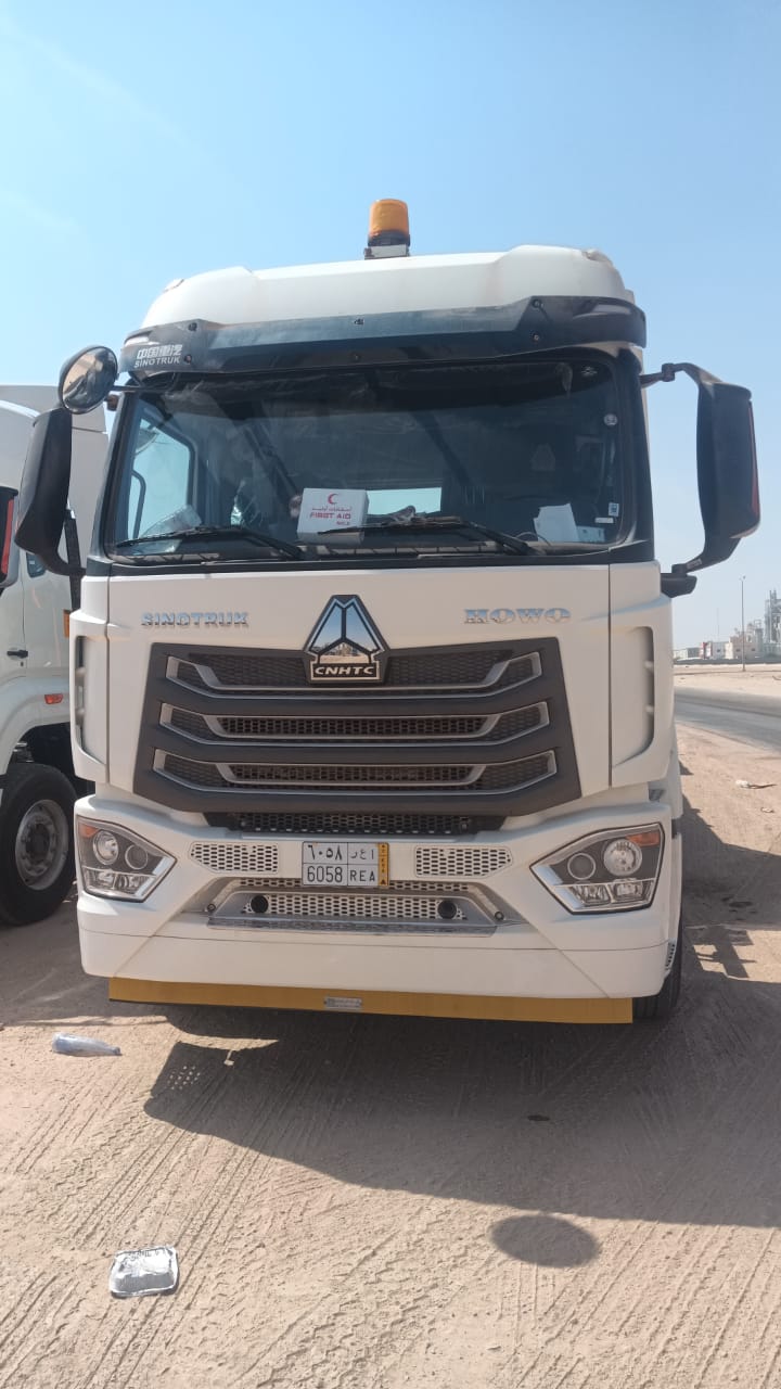 CNHTC truck, plate 6058 REA