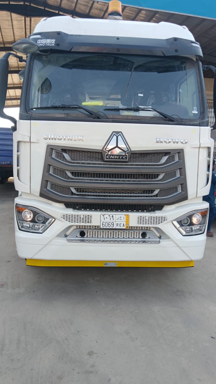 CNHTC truck, plate 6069 REA